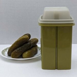 Vintage Tupperware "Pick-a-Deli" Pickle Keeper Made in USA,#1330-3, #1332-7
